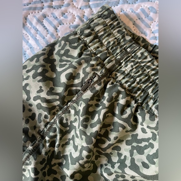 Athleta shorts - Picture 2 of 4